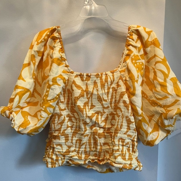 ▪️Gap Puff Sleeves Top - Picture 2 of 3